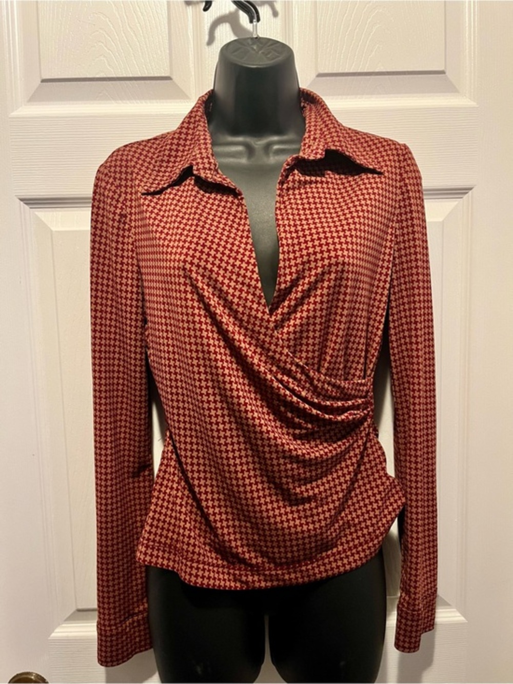 BCBGMaxazria Top Blouse Medium Houndstooth Wrap Long Sleeve